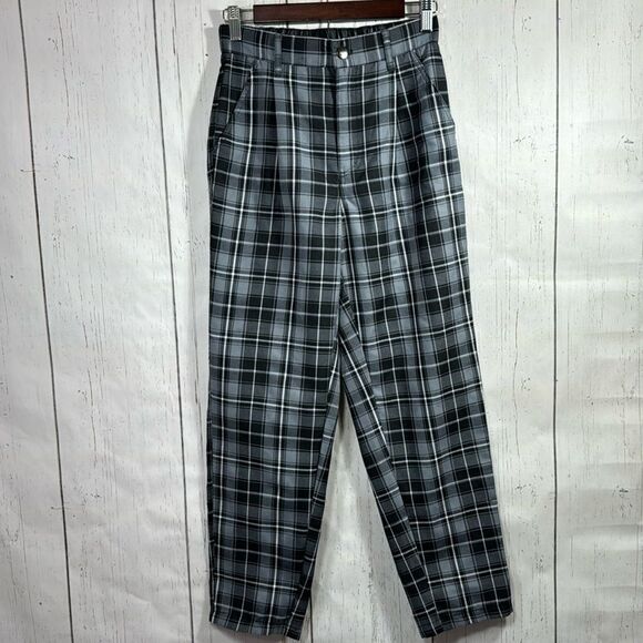 Hot Topic Plaid Academia Black Gray Cropped Womens Casual Pants - Picture 1 of 16